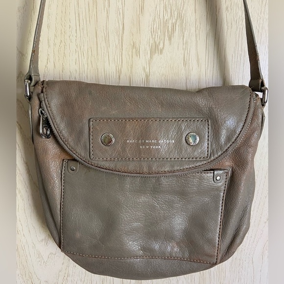 Marc Jacobs Handbags - MARC JACOBS Olive Tan DISTRESSED Preppy Leather Flap SHOULDER BAG CROSS BODY